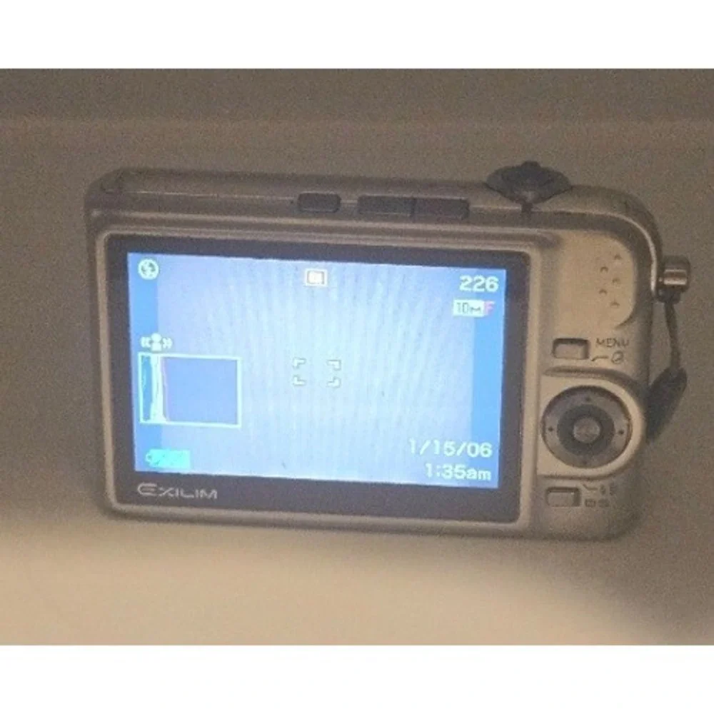 Casio Exilim EX-Z1000 Silver 10.1MP Digital Camera Bundle Tested & Working